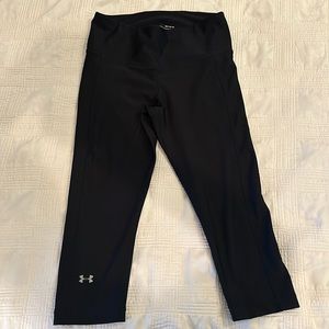 Women’s Under Armour size medium black leggings